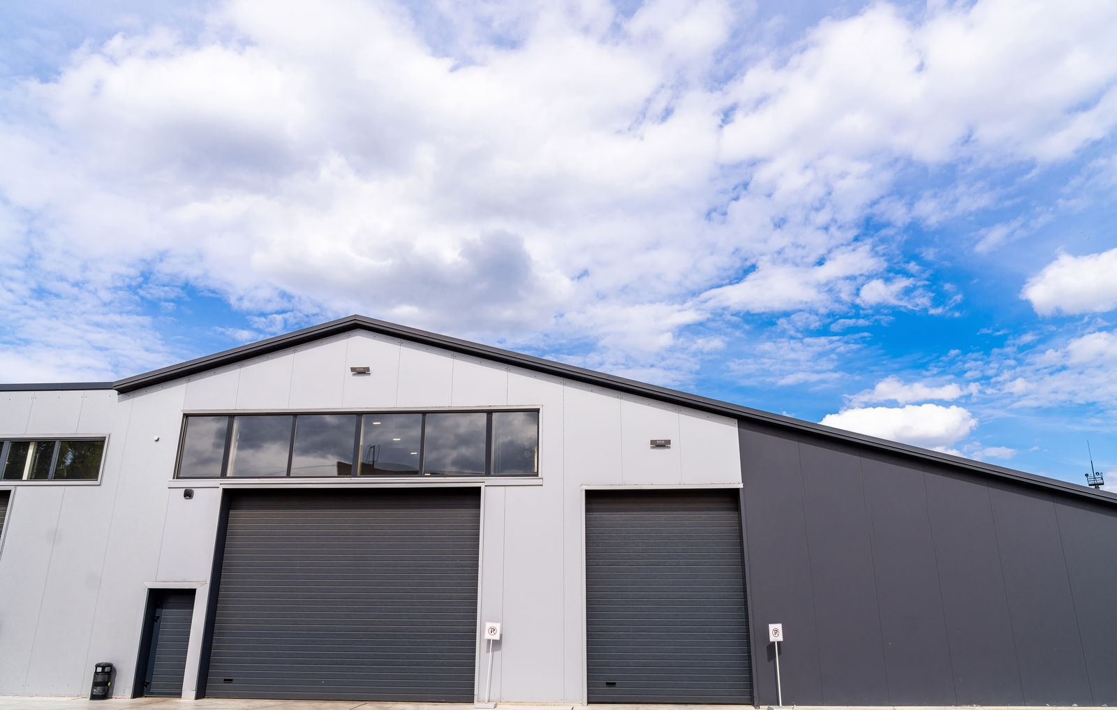 Barndominium Garage Door Sizing: Clearances, Headers, and Slab Prep