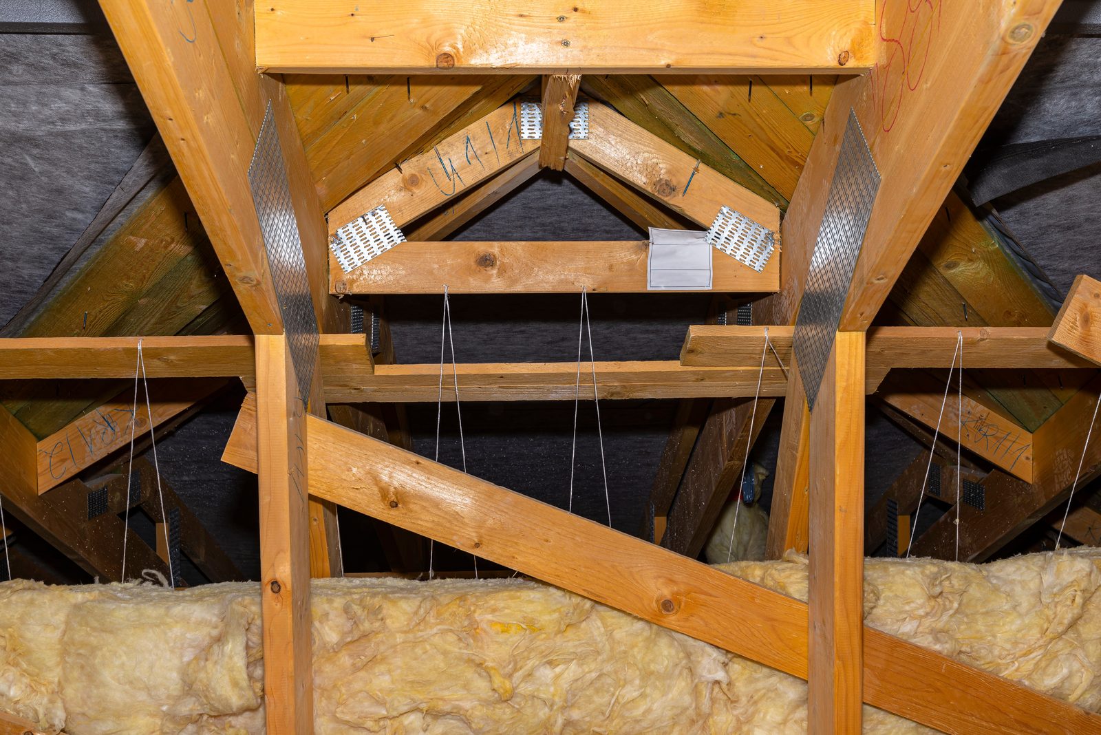 Barndominium Insulation: Spray Foam vs. Batts in a Metal Building