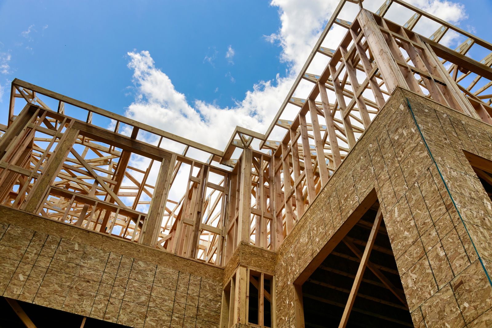 Post-Frame vs Stick-Frame: Which Is Better for Your Rural Build?